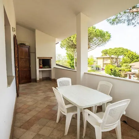 Nettes In Mit Grossem Garten Casa vacanze
