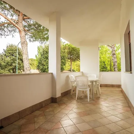 Nettes In Mit Grossem Garten *