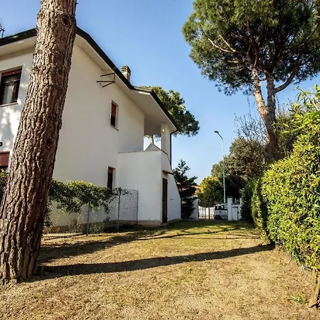 Holiday home Nettes In Mit Grossem Garten Lido di Volano